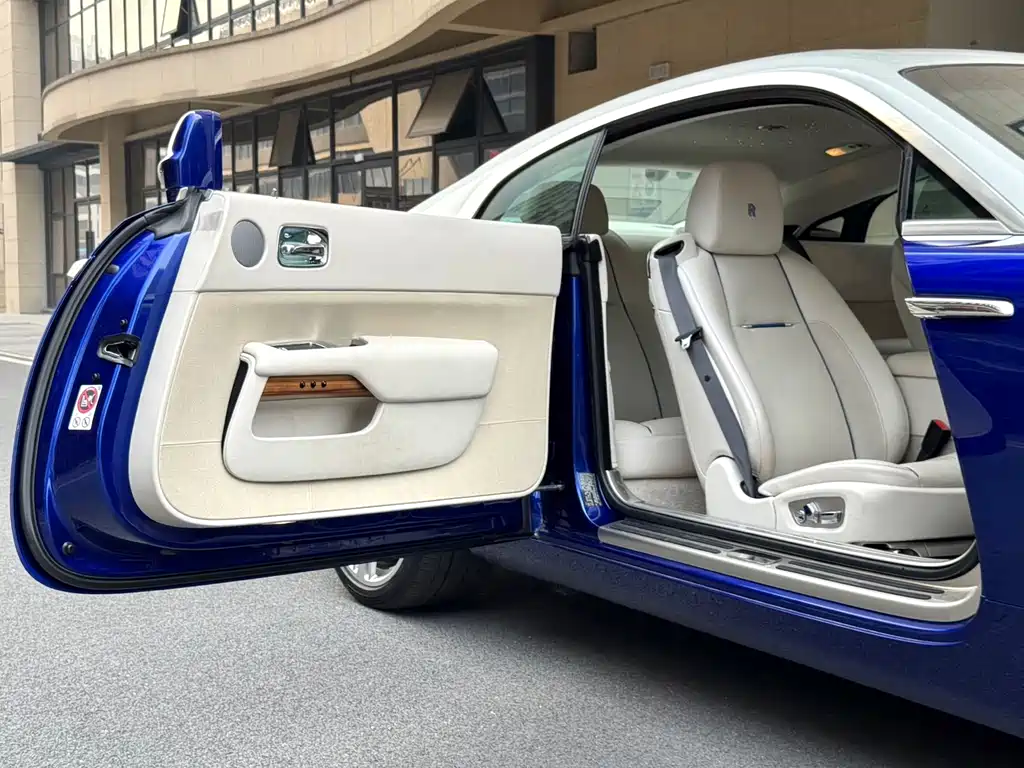 ROLLS-ROYCE PHANTOM