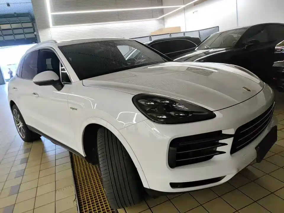 Porsche Cayenne Hybrid — миниатюра 8