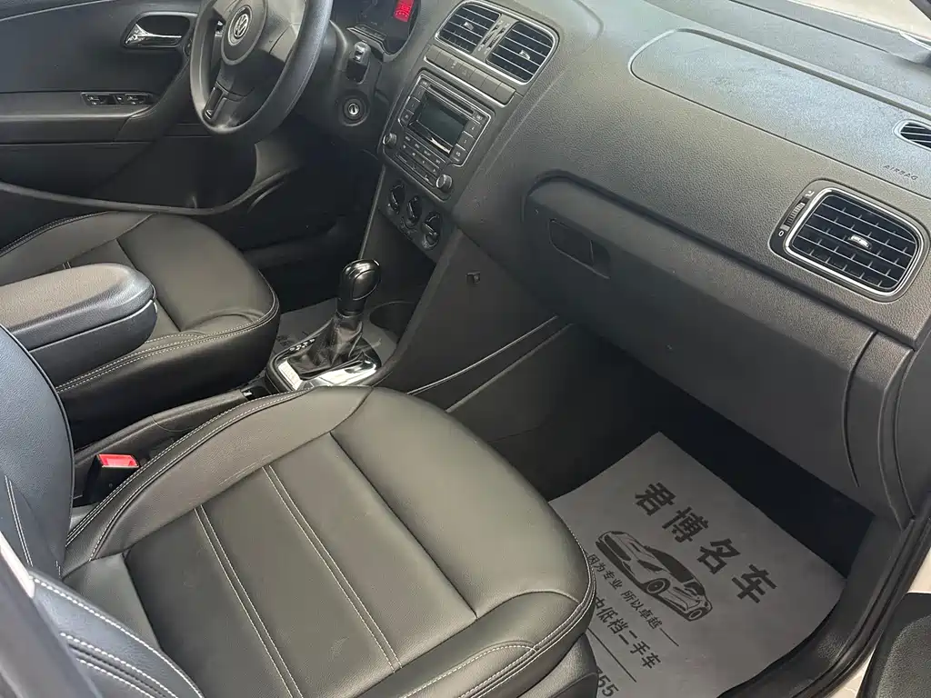 Volkswagen Polo 2013 1.6L AT Comfort