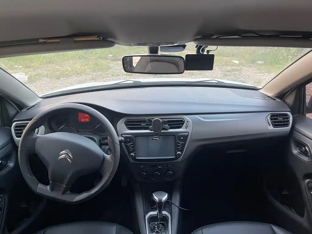Citroen Elysee — миниатюра 13