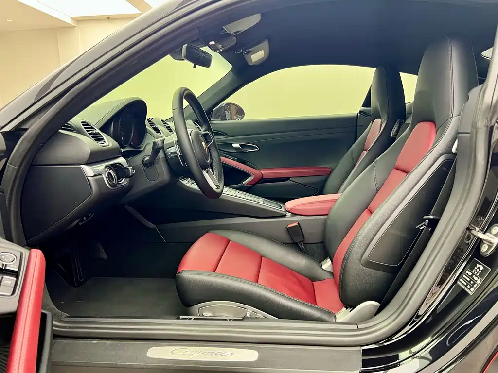 Porsche 718 2018 Cayman 2.0T