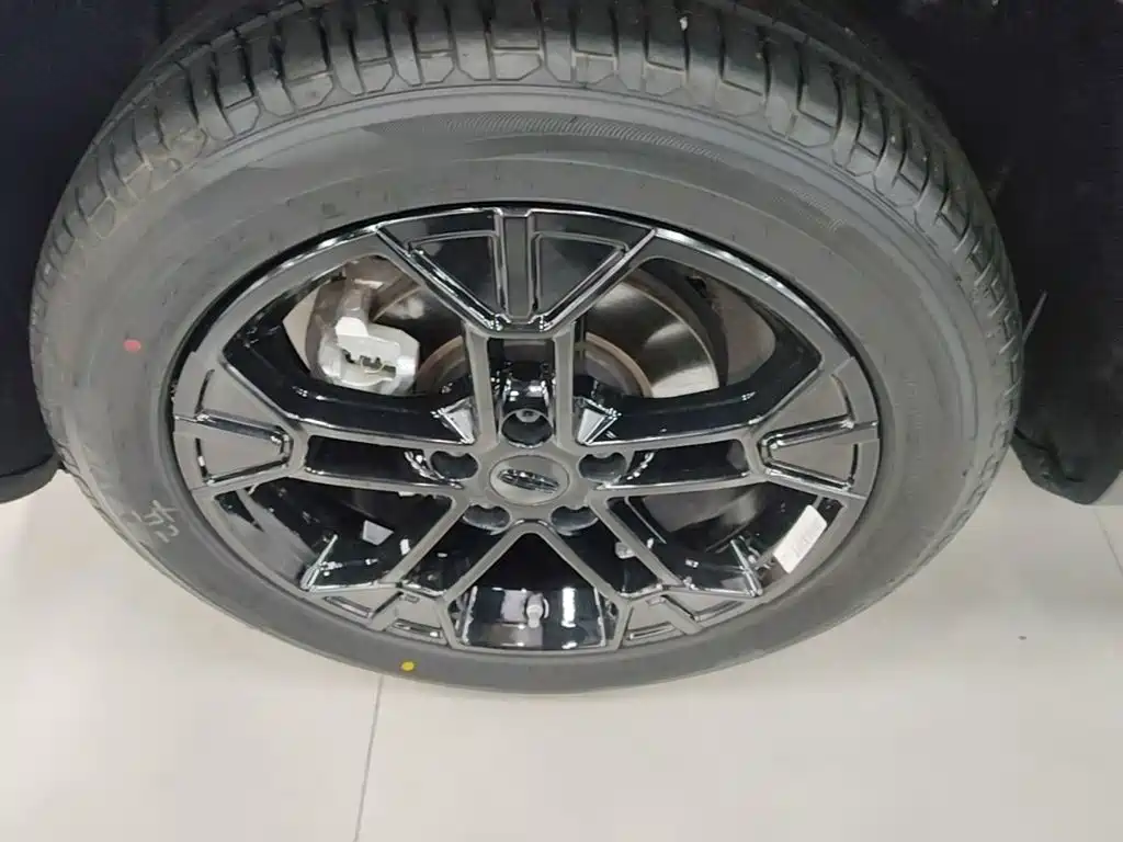 Geely Cowboy — миниатюра 23