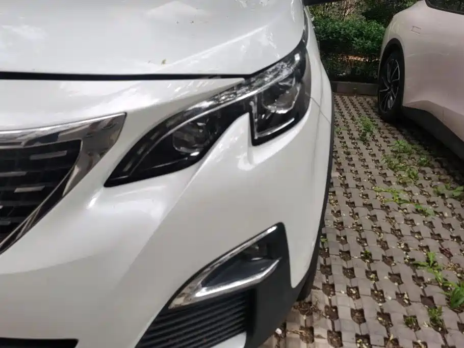 Peugeot 5008 2017 380THP 7 мест Luxury GT