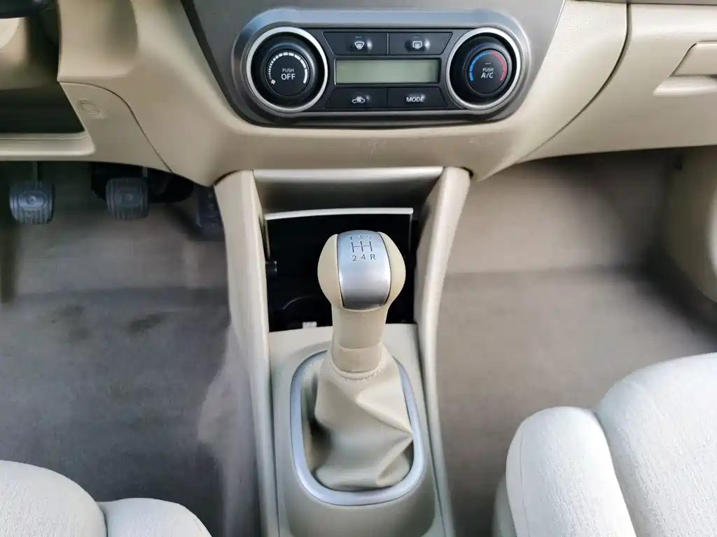 Nissan Sylphy — миниатюра 9