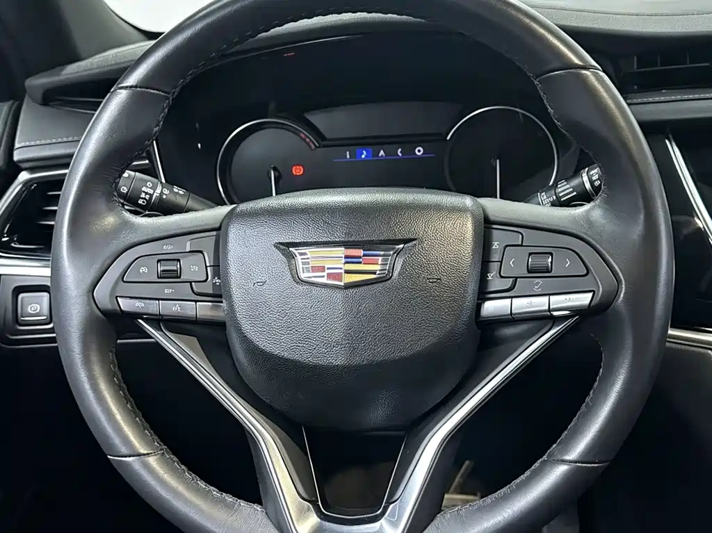 Cadillac XT6 2021 2.0T мест Luxury