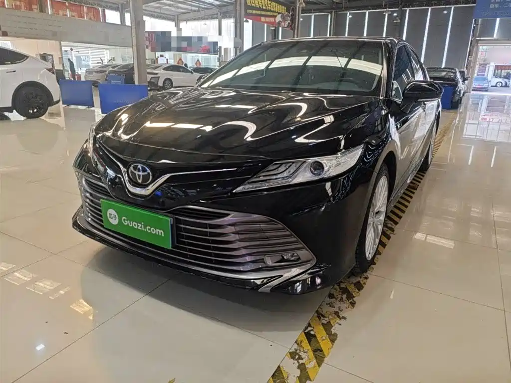 TOYOTA CAMRY