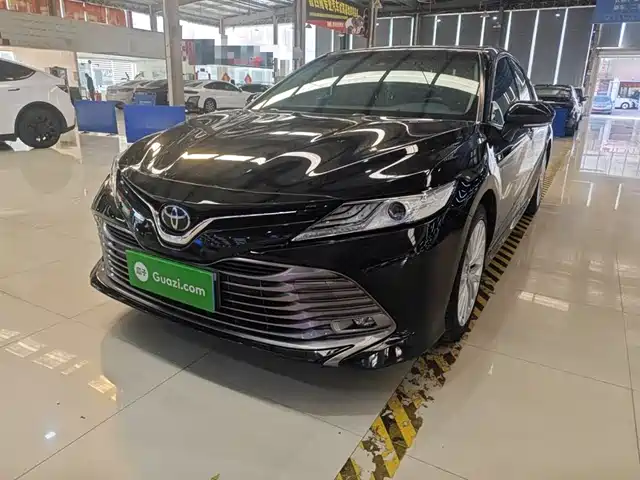 TOYOTA CAMRY 2019