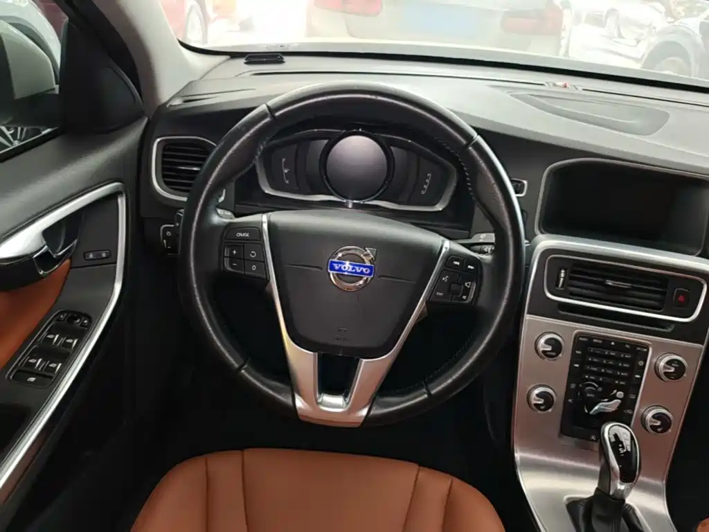 Volvo S60 — миниатюра 11