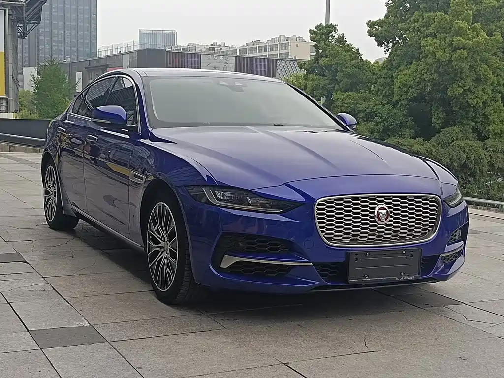 Jaguar XEL - фото 3