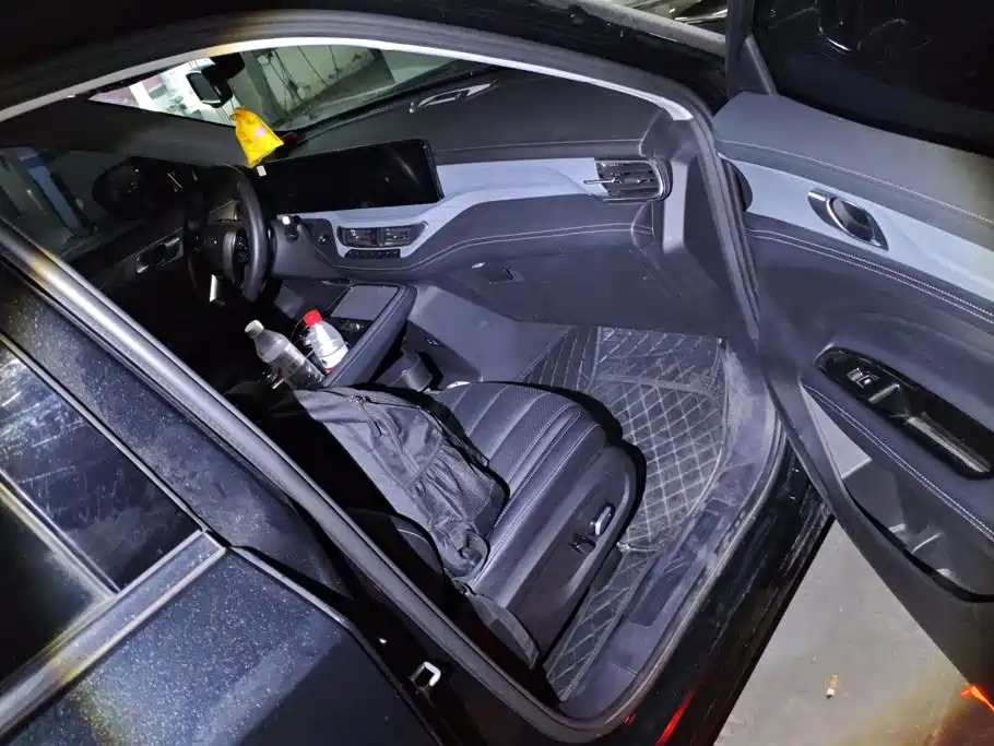 Ford Equator 2023 EcoBoost 225 7 мест（2/3/2）