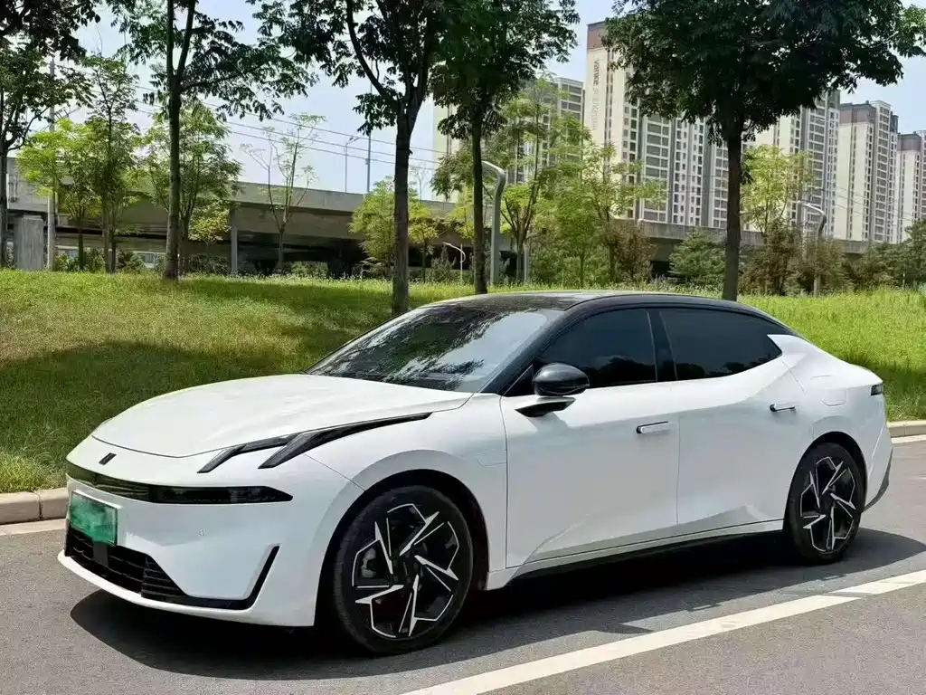 2024 Lynk & Co 07 - zdjęcie 1 z 9