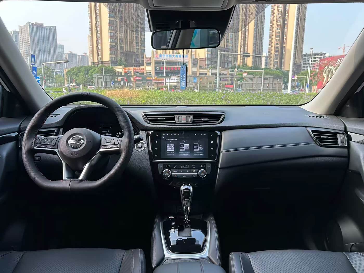 Nissan X-Trail 2.0 л 2024 г. Белый, пробег 38000 км