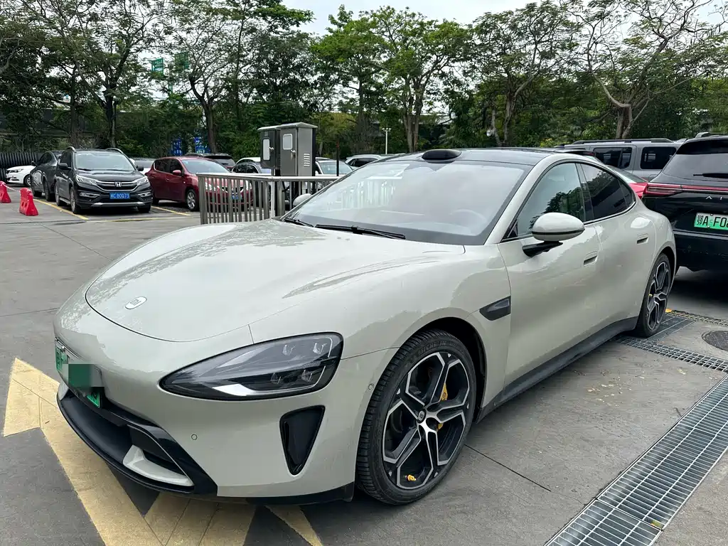 Xiaomi SU7 2024