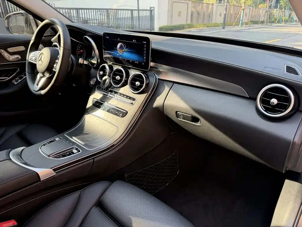 Mercedes-Benz C-Class — миниатюра 7
