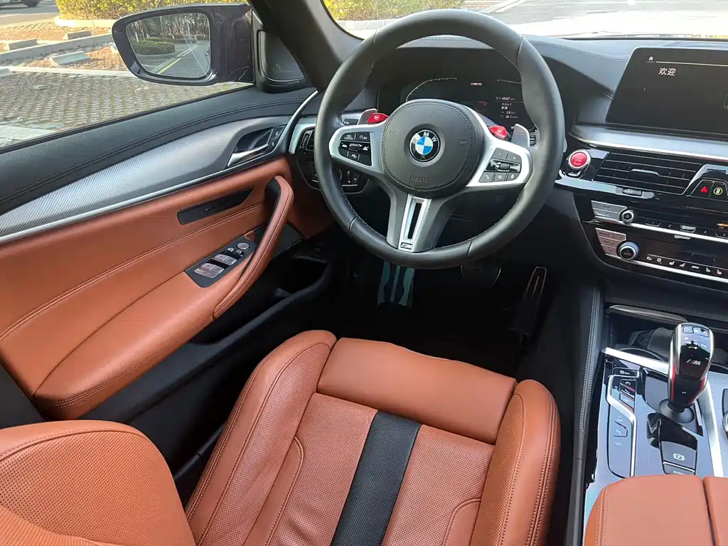BMW M5 — миниатюра 12