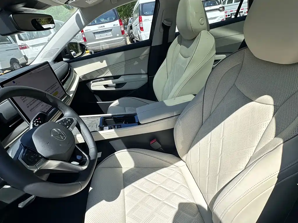 Volkswagen Sagitar 2026 L 300TSI DSG Luxury