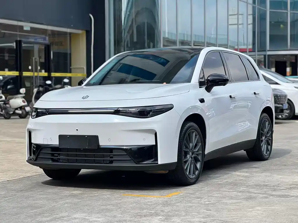 Leapmotor C10