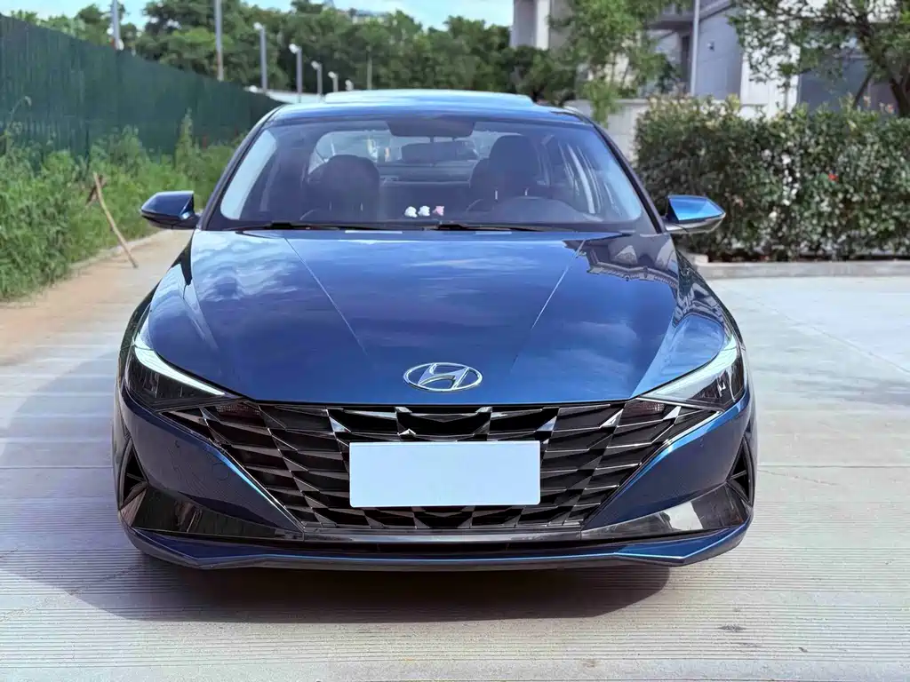 Hyundai Elantra 2021 1.5L CVT LUX Luxury