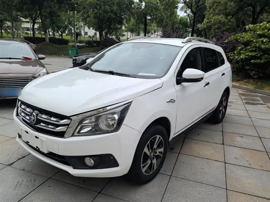 Venucia T70 2017