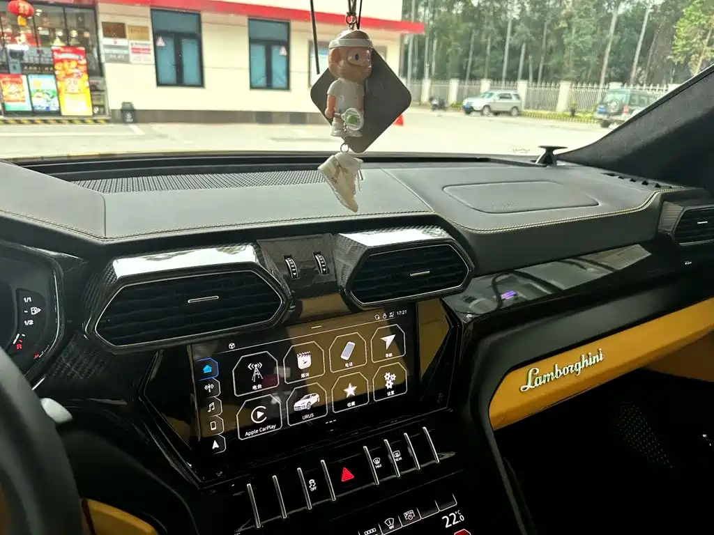Lamborghini Urus — миниатюра 6