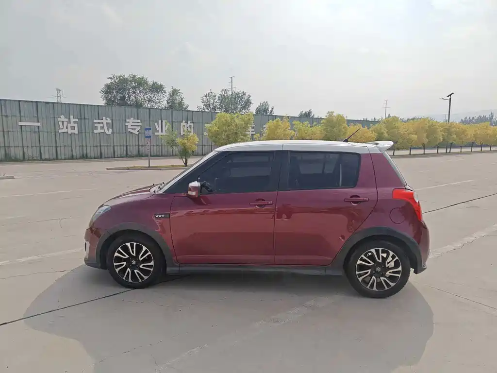Suzuki Swift 1.5L Auto Limited Edition, фото 2