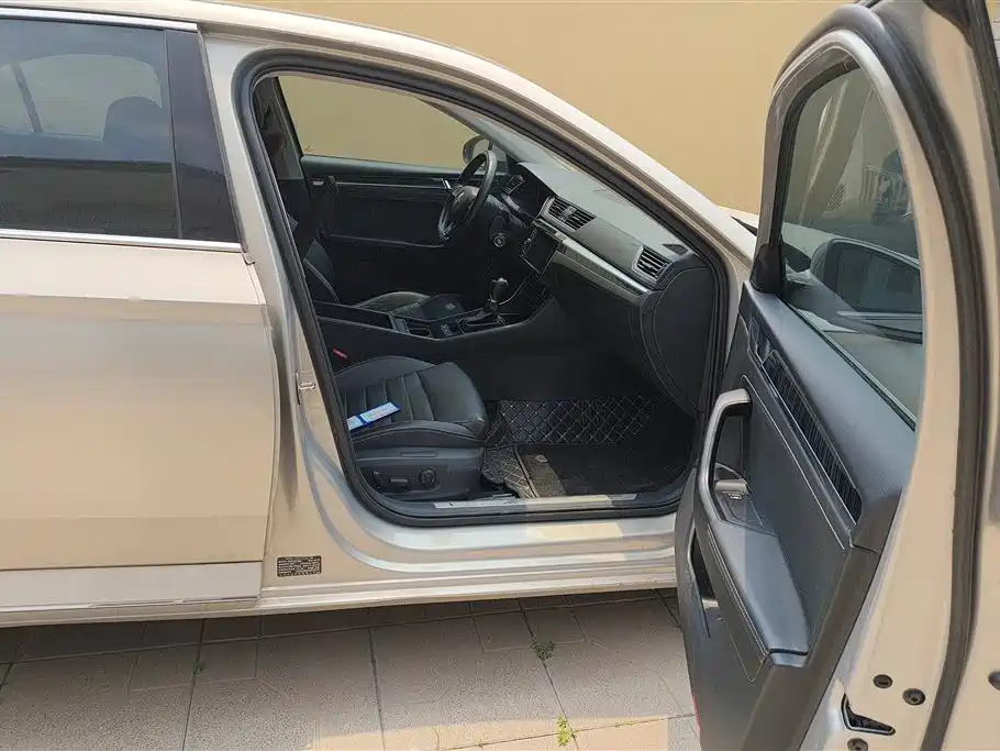 Skoda Superb 2019 TSI330 DSG Luxury
