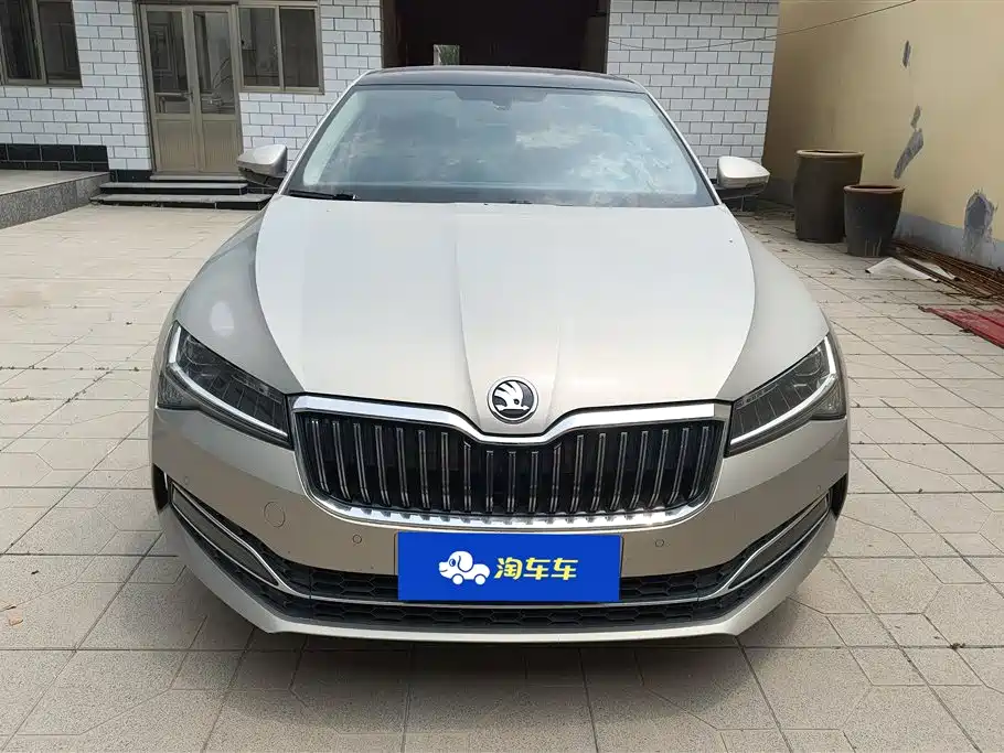 Skoda Superb 2019 TSI330 DSG Luxury