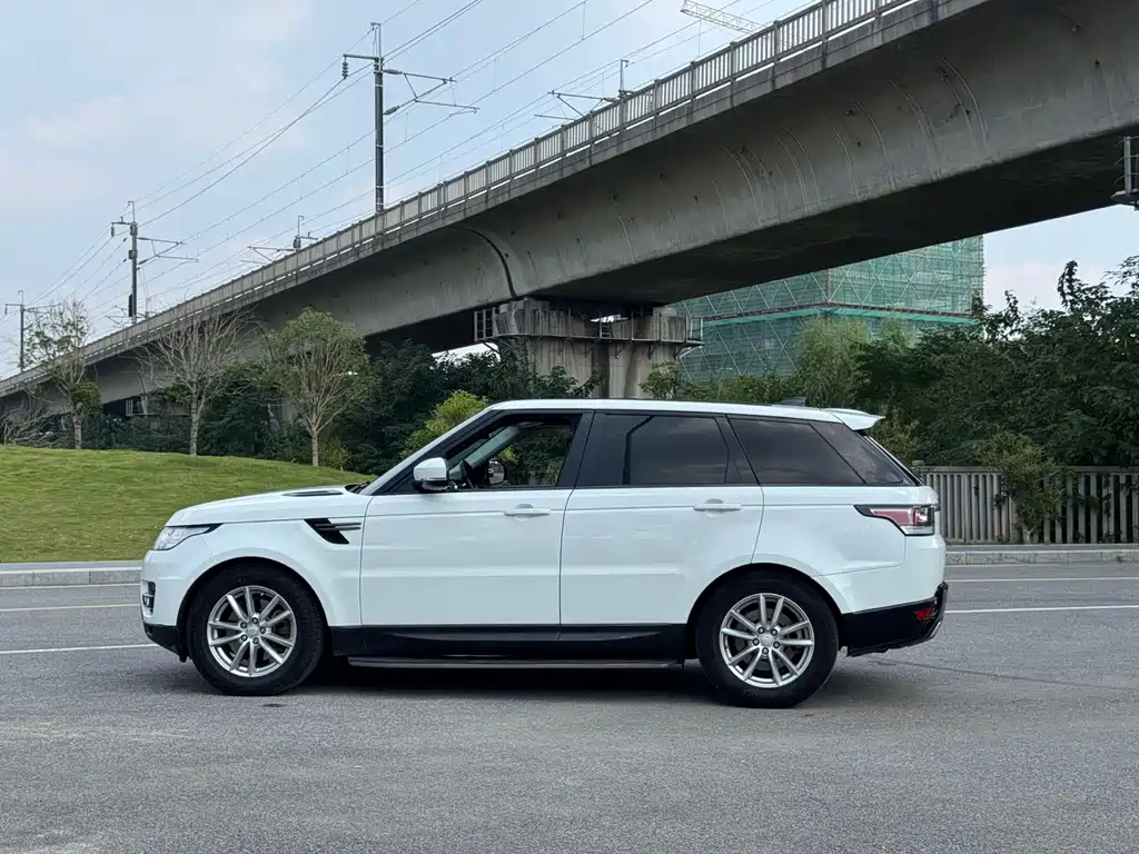 Land Rover Sport — миниатюра 7
