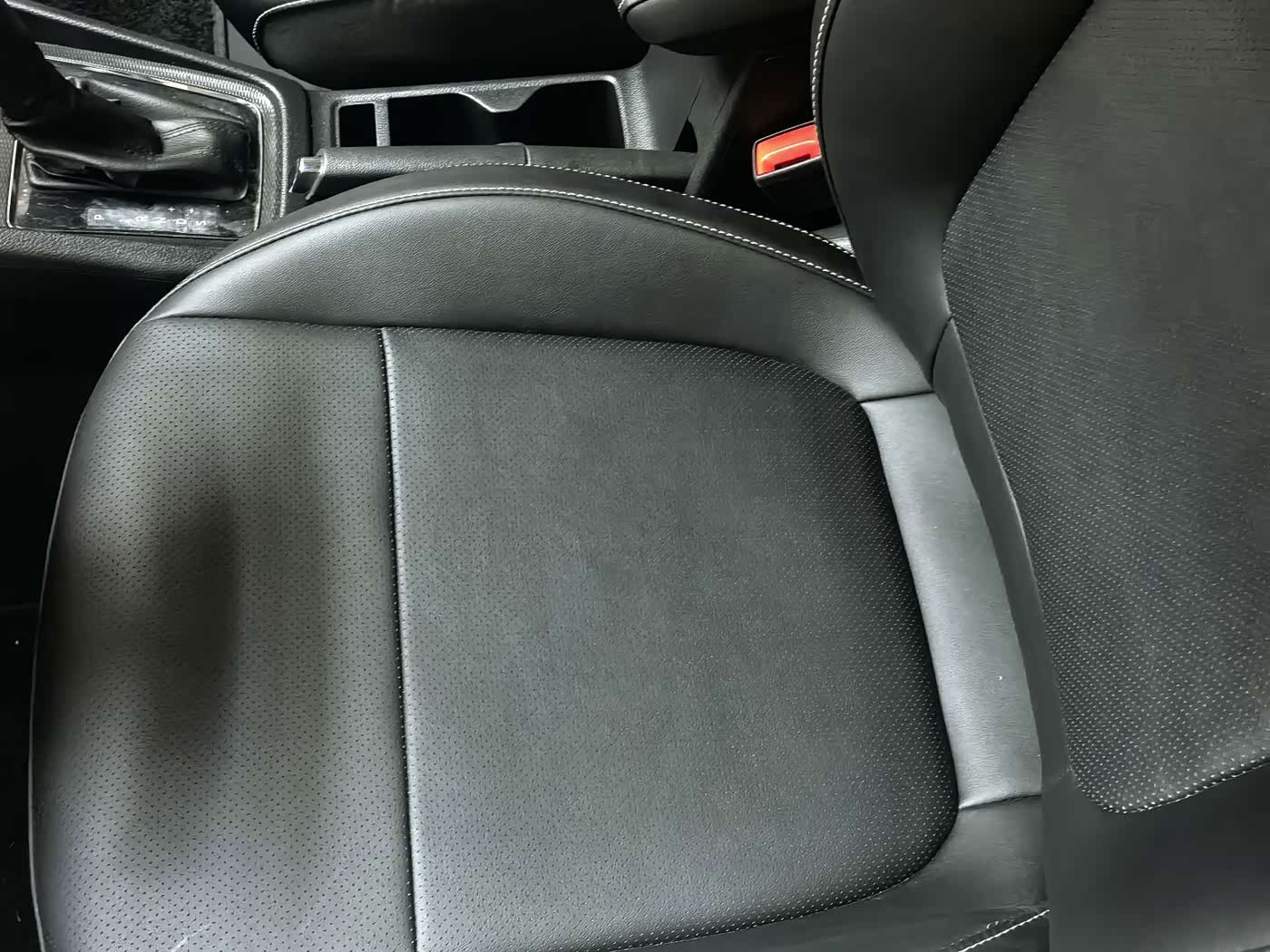 Skoda Kamiq 1.5 л 2023 г. Белый, пробег 41000 км