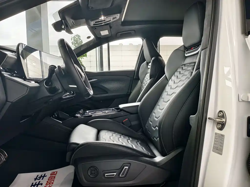 Audi Q6L e-tron