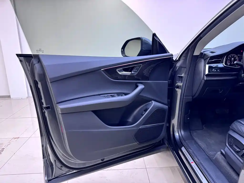 Audi Q8 — миниатюра 8