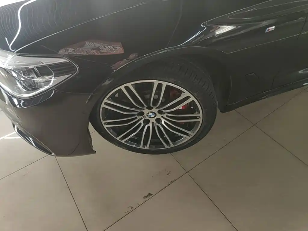 BMW 5 Series — миниатюра 23