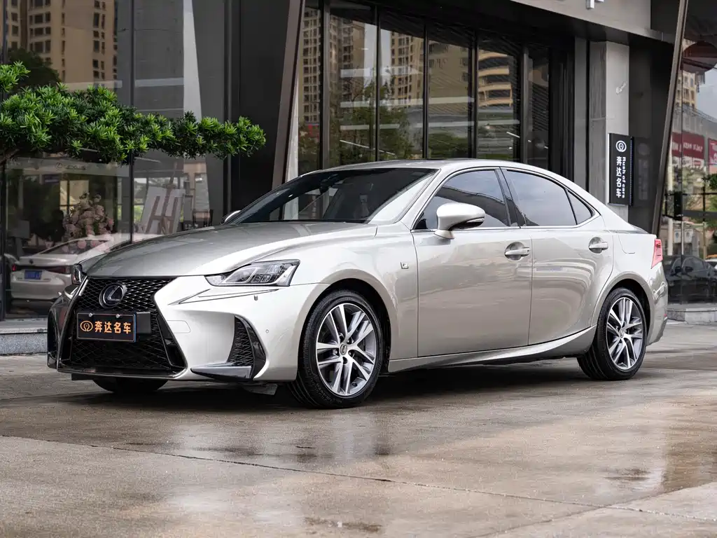 Lexus IS 2018