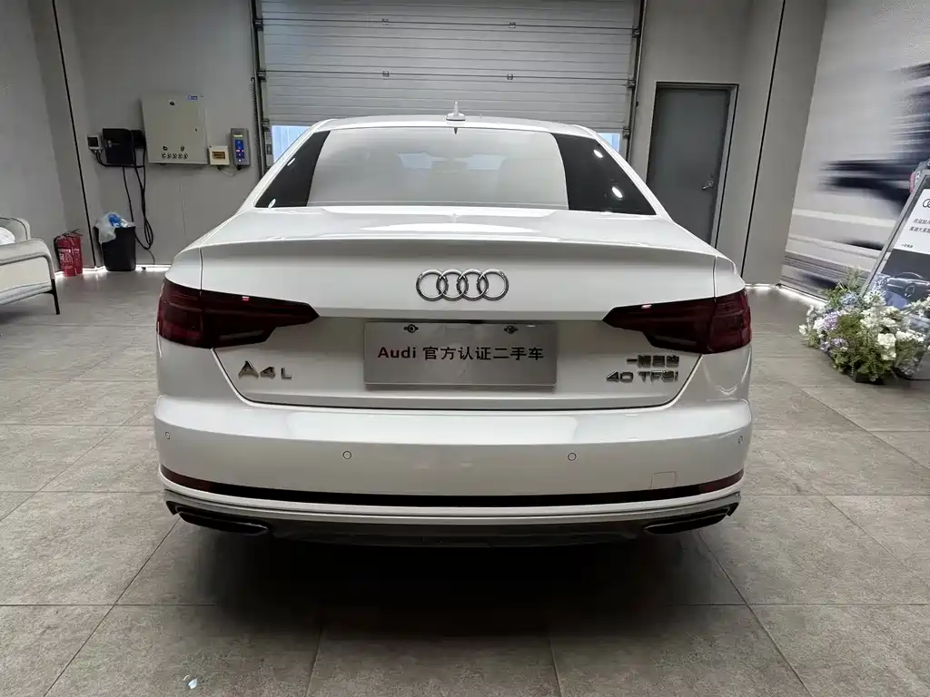 Audi A4L 2019 40 TFSI Fashion V
