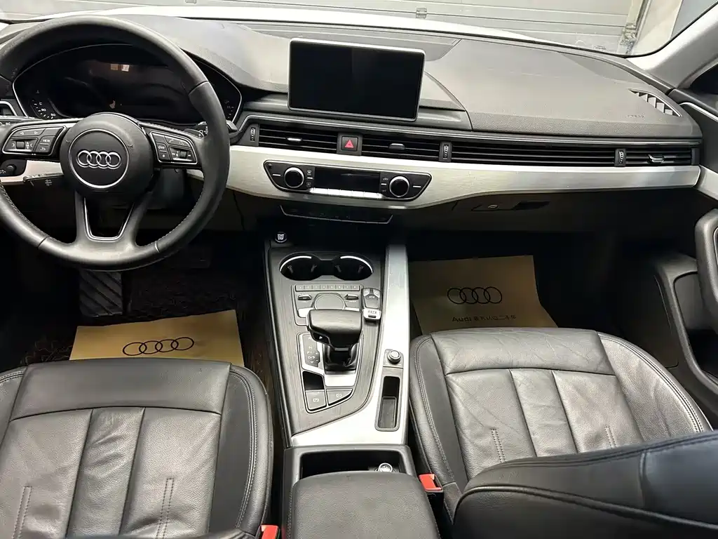 Audi A4L 2019 40 TFSI Fashion V