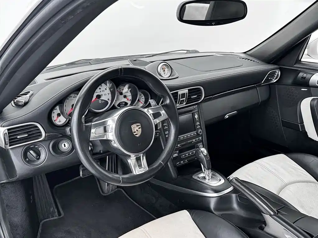 Porsche 911 2010 Turbo S 3.8T