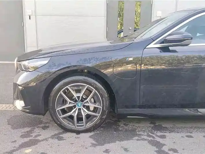 BMW i5 — миниатюра 3