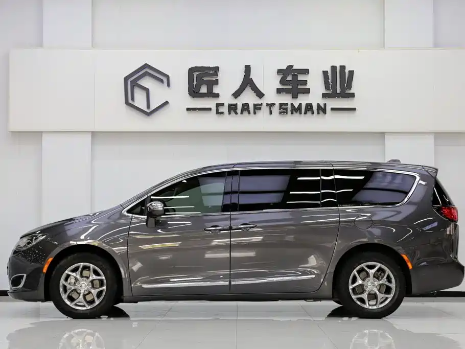 Chrysler Grand Voyager (Import) — миниатюра 4