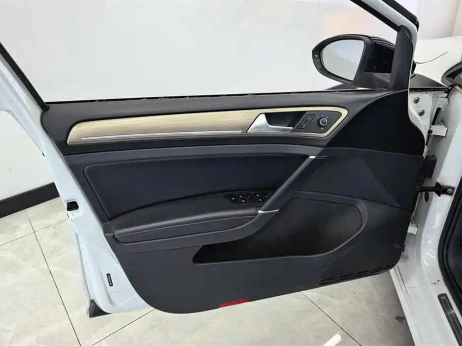 Volkswagen Golf 2016 1.4TSI 25