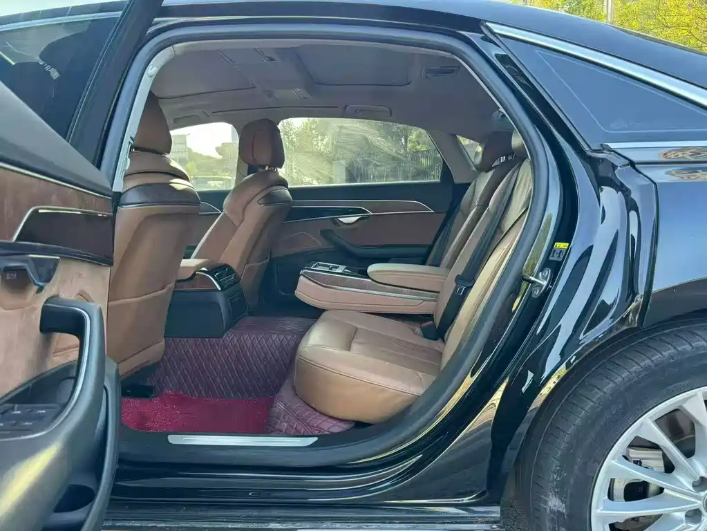 Audi A8 — миниатюра 5