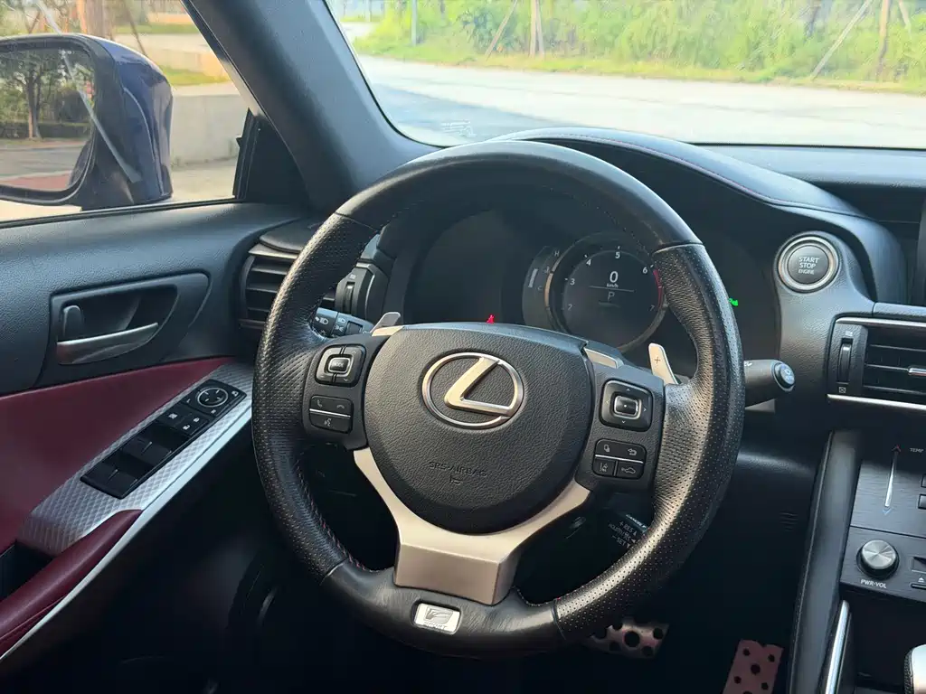 Lexus IS — миниатюра 7