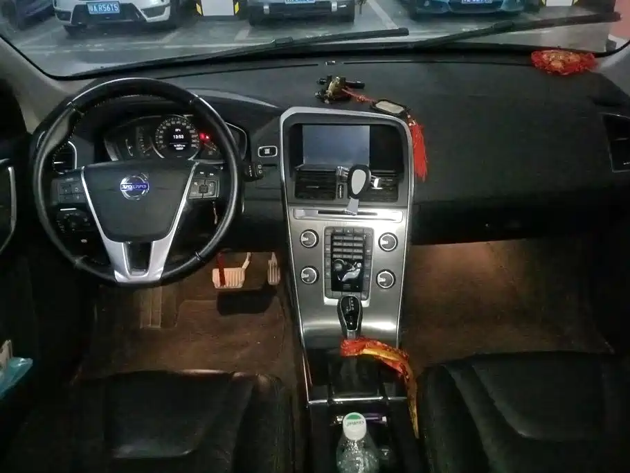Volvo XC60 (Import) — миниатюра 12