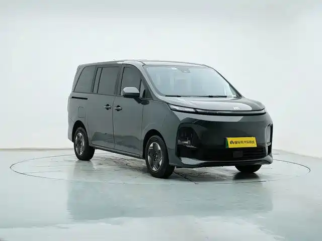 SRM Xinyuan Xiangshang V6 New Energy — миниатюра 2