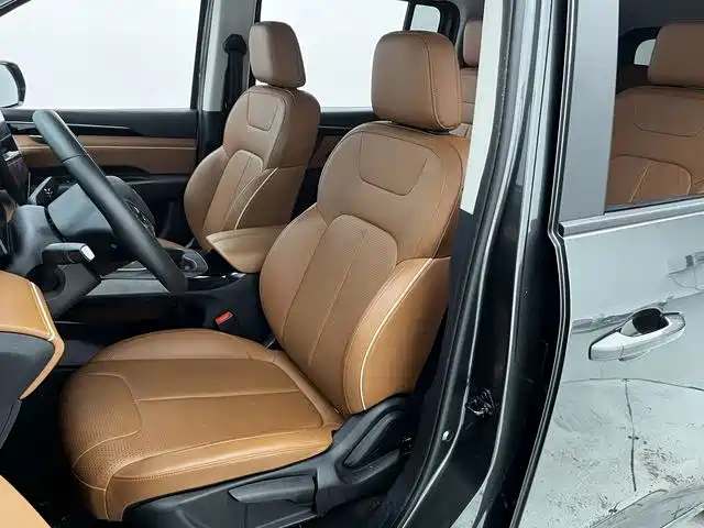 SRM Xinyuan Xiangshang V6 New Energy — миниатюра 16