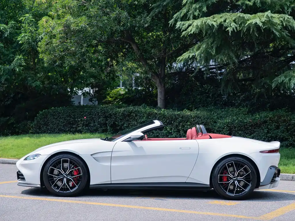 Aston Martin V8 Vantage — миниатюра 4