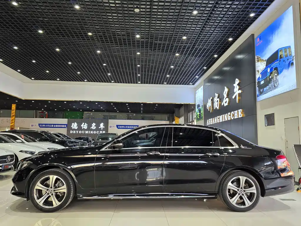 MERCEDES-BENZ E CLASS