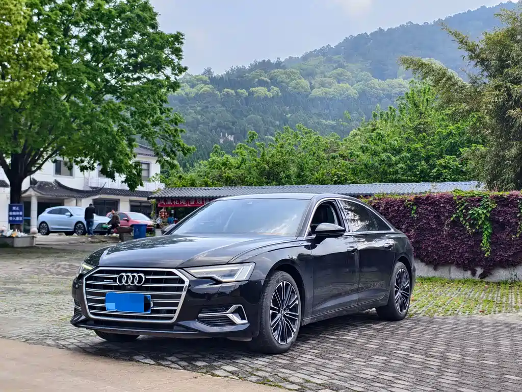 Audi A6L 2022