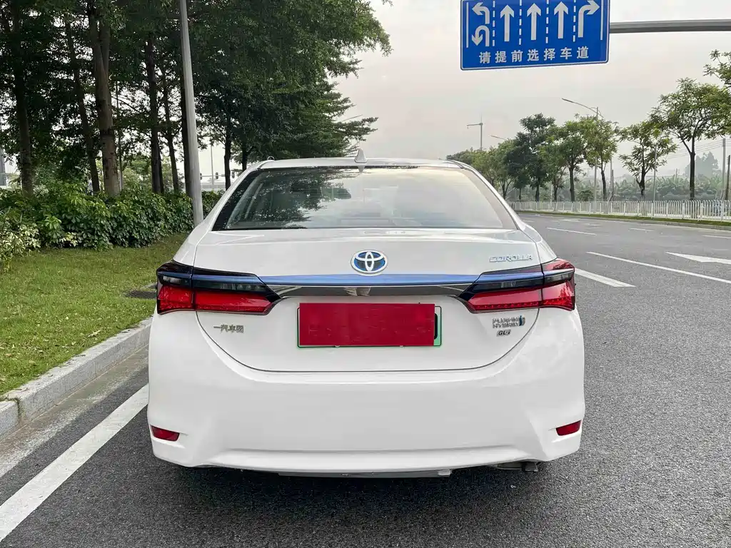 Toyota Corolla Hybrid — миниатюра 7