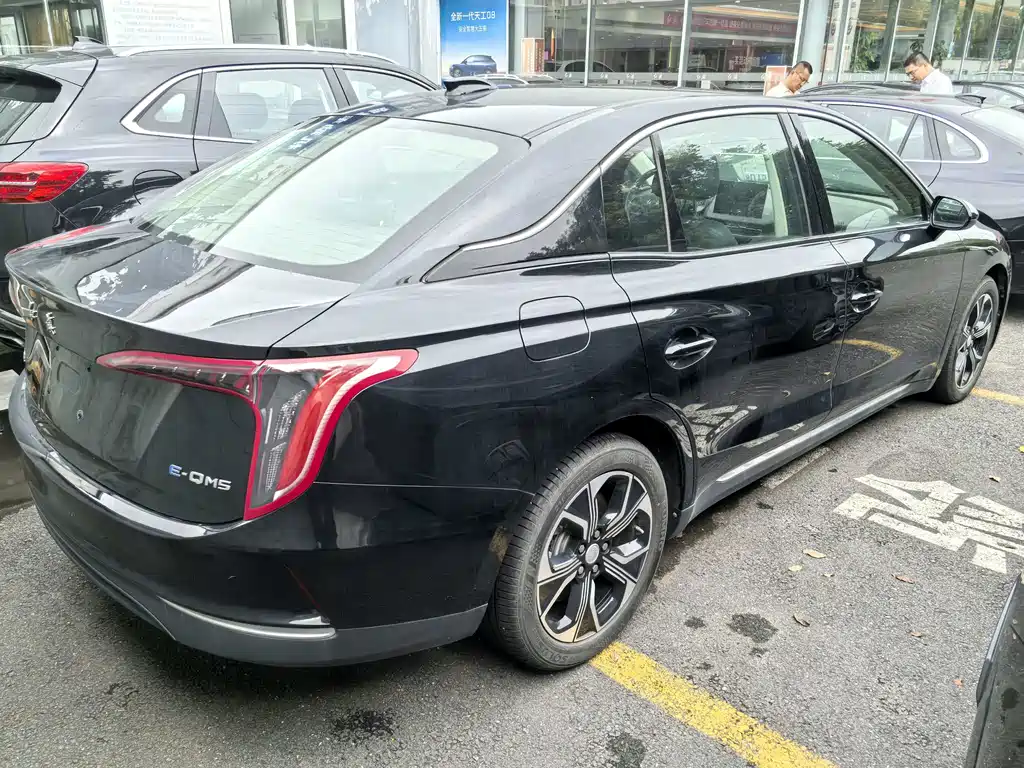 Hongqi Hongqi E-QM5 — миниатюра 8