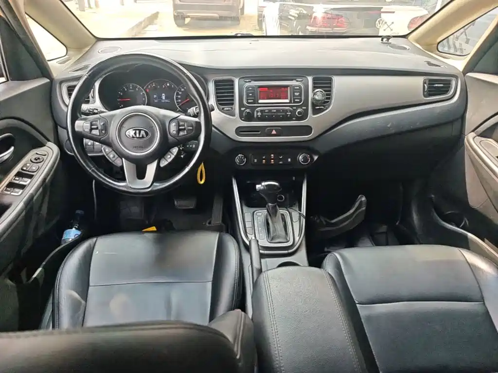 Kia Carens — миниатюра 10